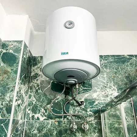 Marine Glow D40 Durrës